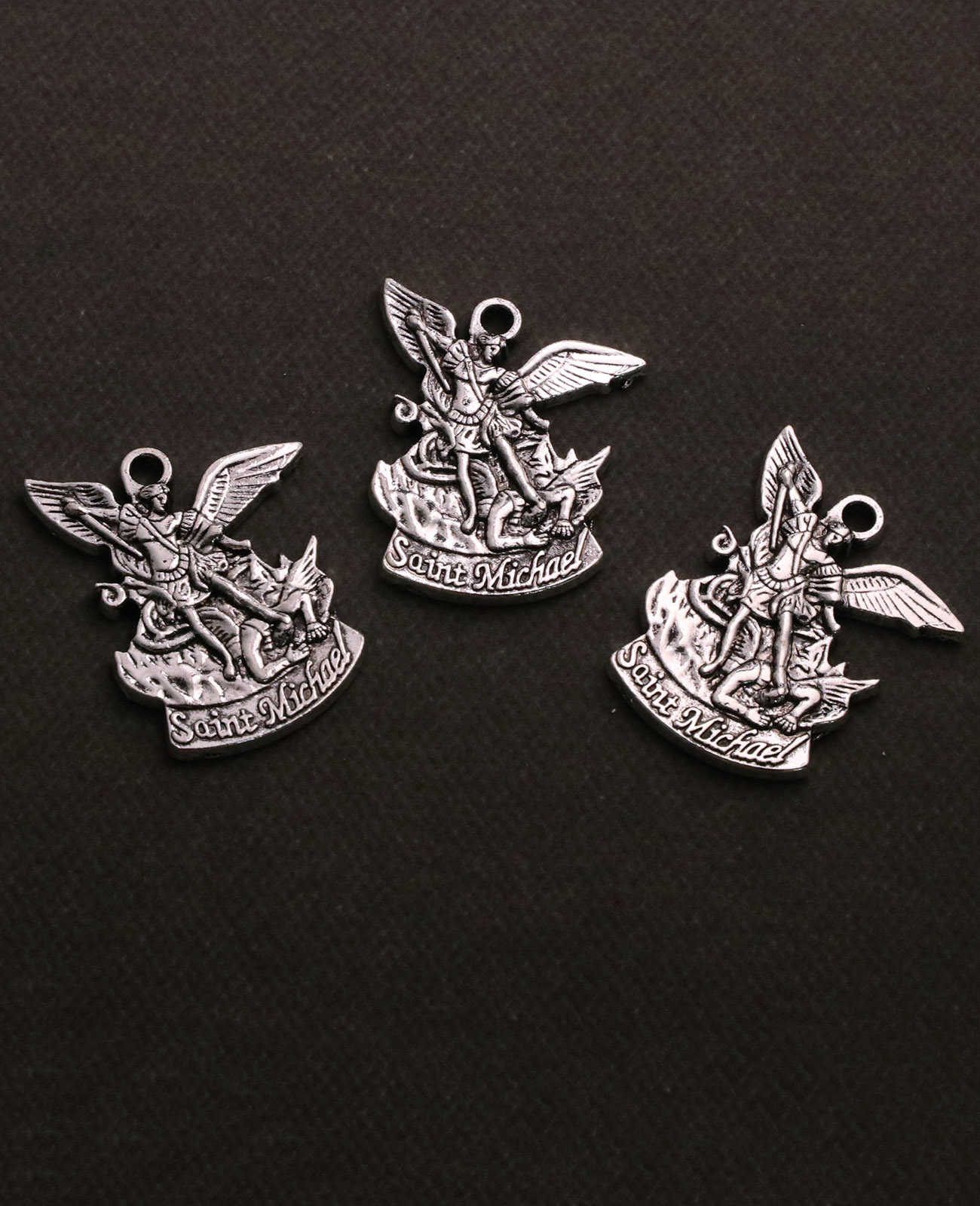 5 Buah Medali Perlindungan Mal - Jewelry Making Michaels ulasan dan harga
